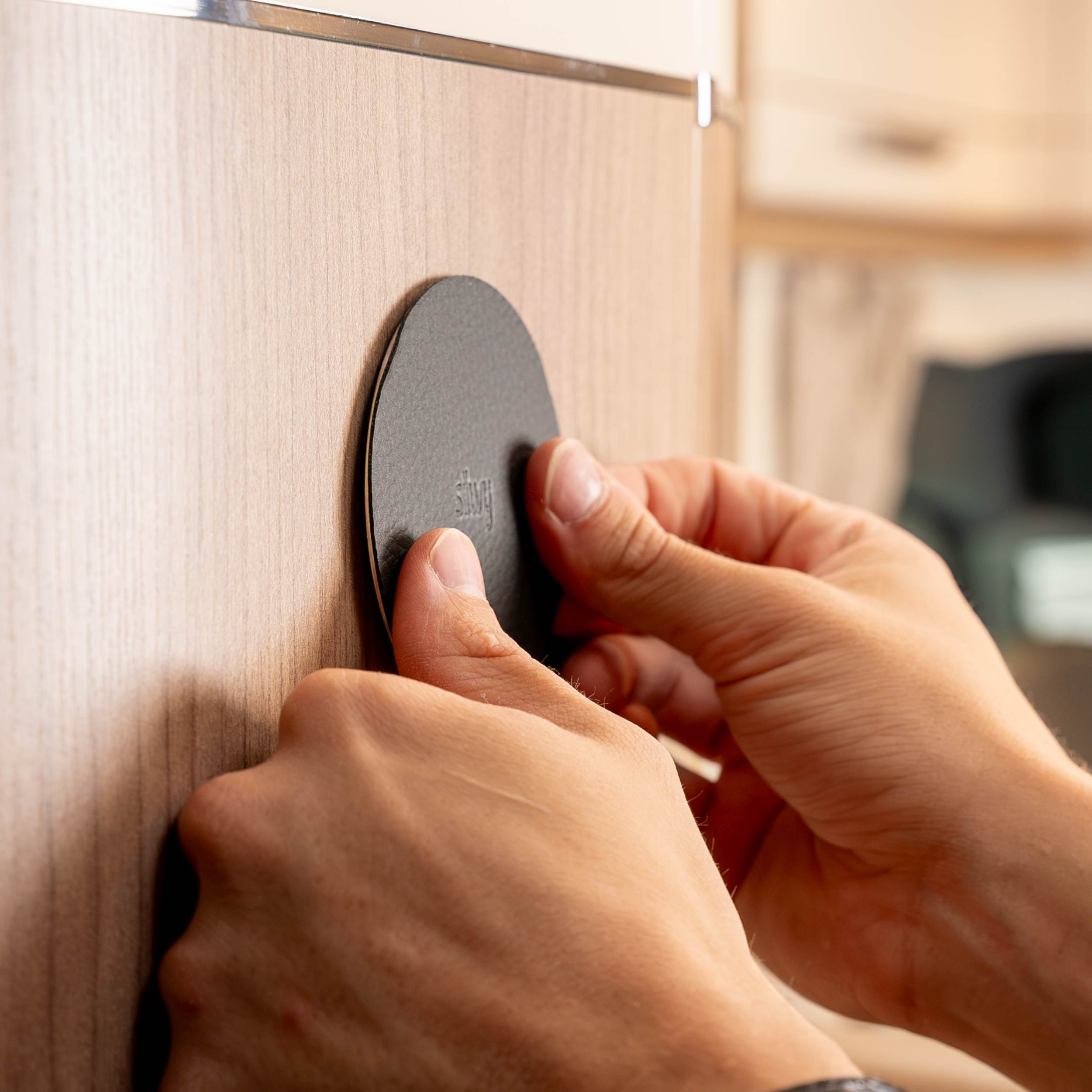 Metall-Pad 3M vor Erstgebrauch fest andrücken