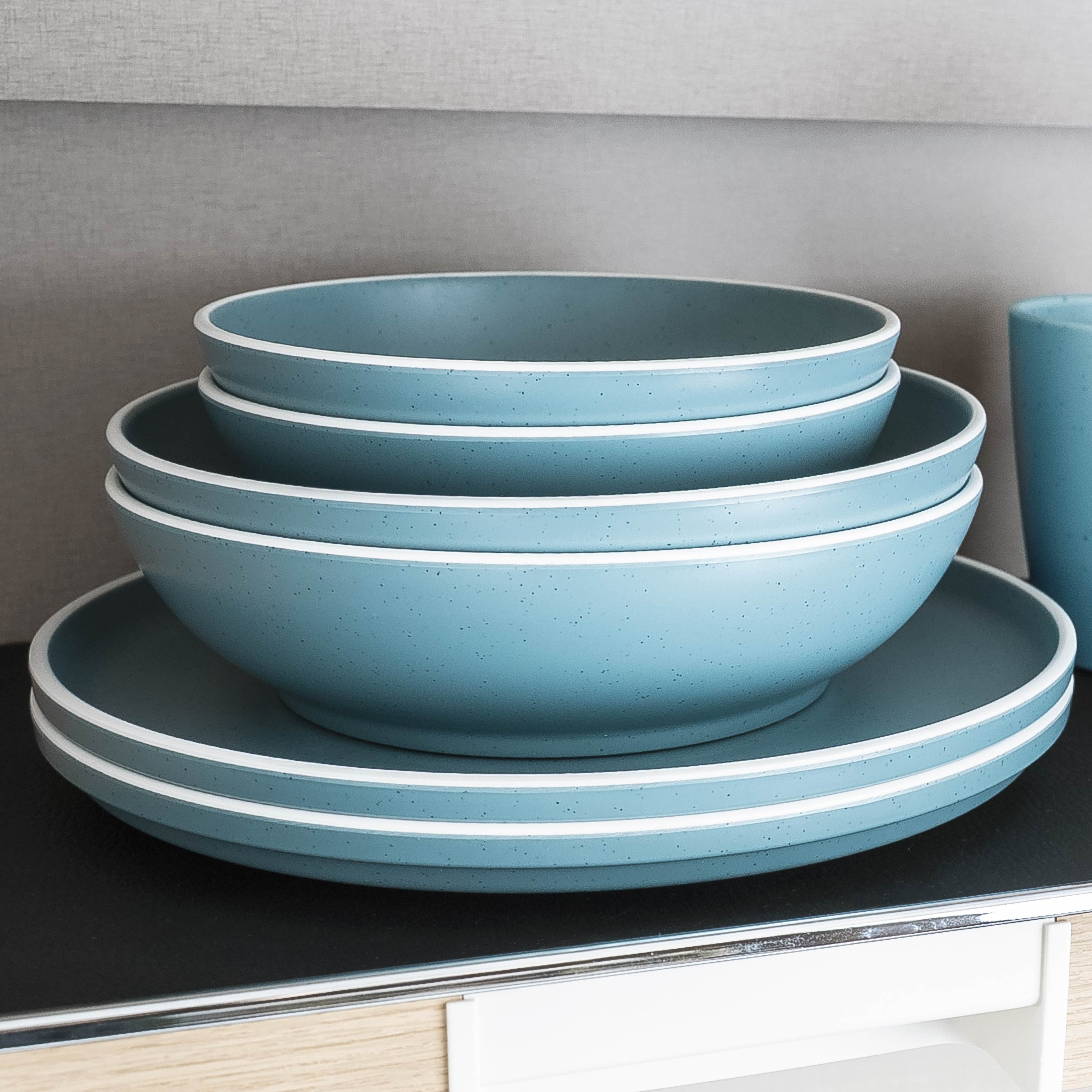 Stapelbares Geschirr aus der Reihe DOLOMIT im Schrank