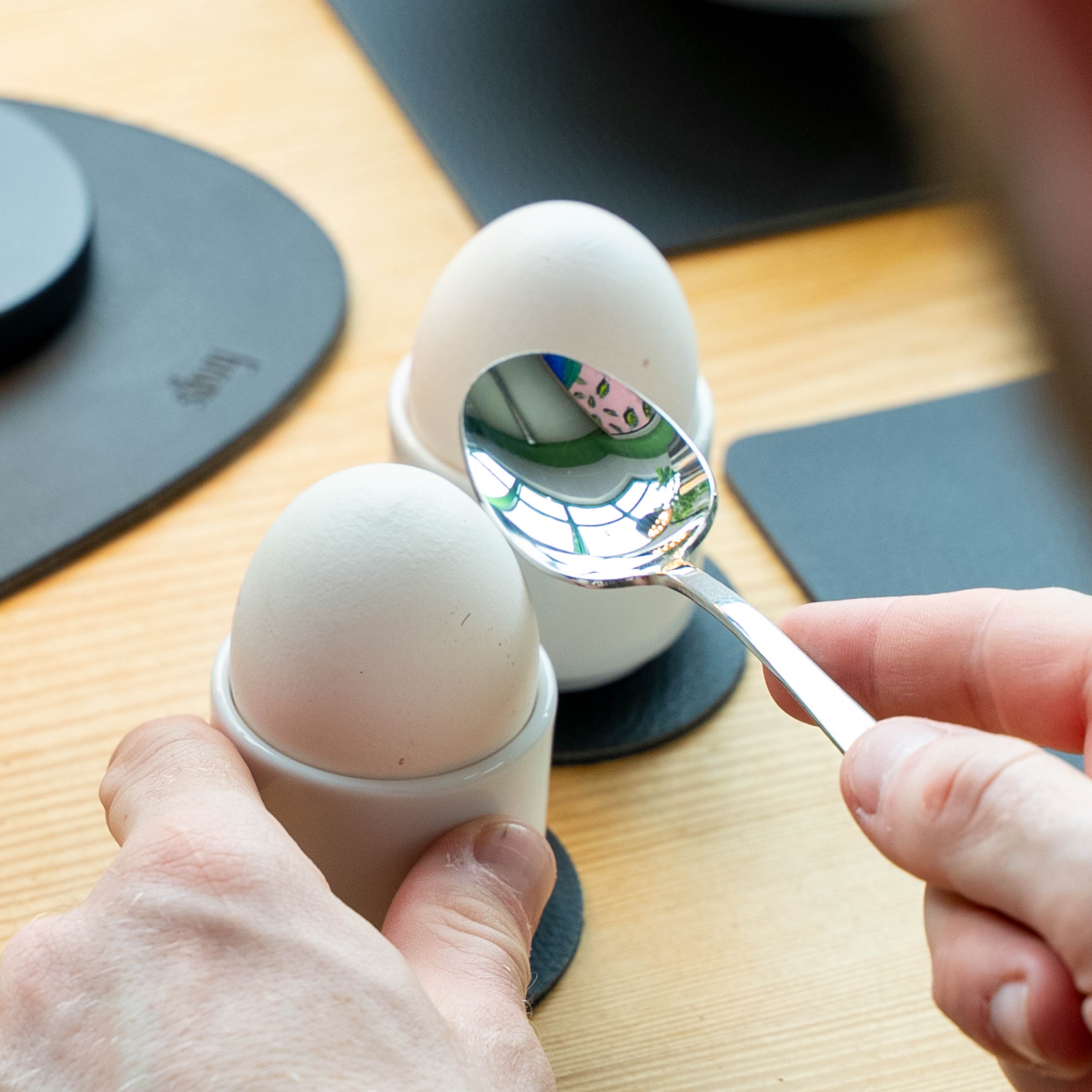 Magnetische Eierbecher auf Pads