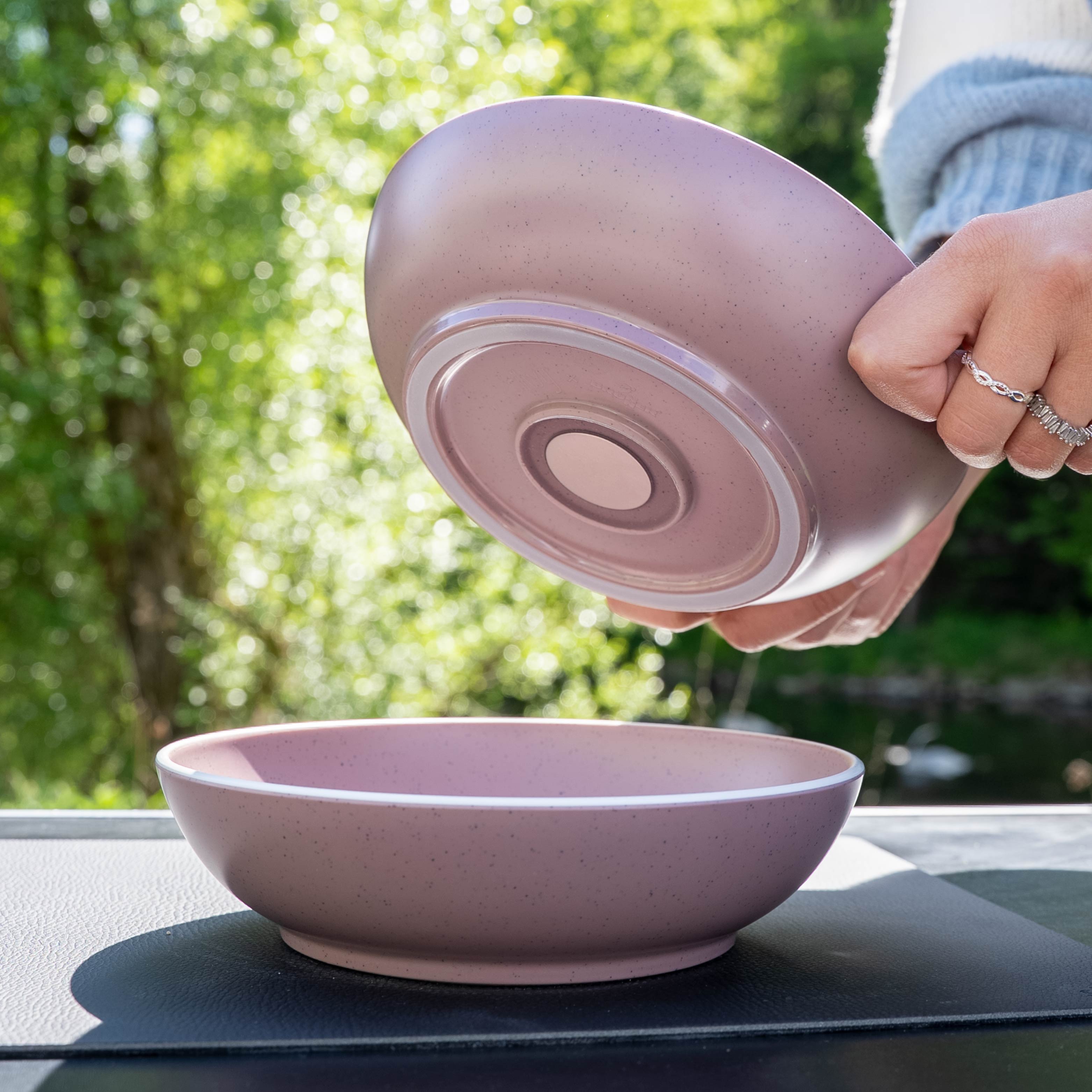 Kunststoff-Foodbowl Rose auf Matte