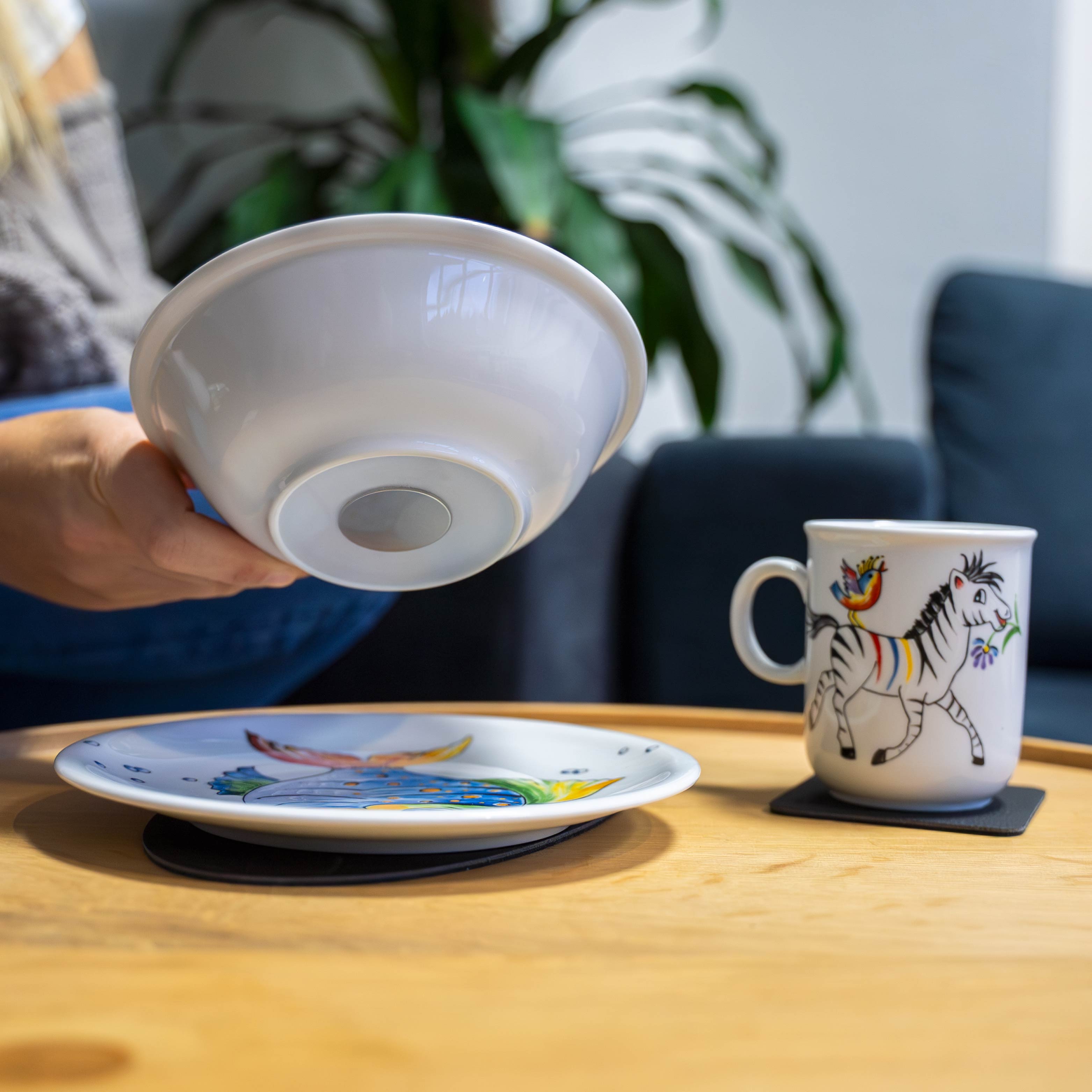 Nahaufnahme Magnet in Porzellanbowl