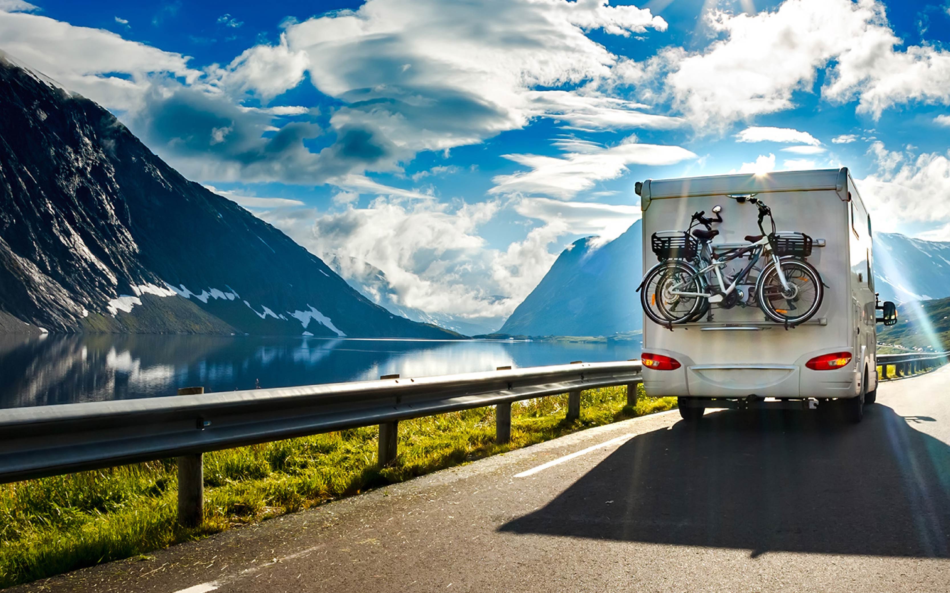 Stimmungsbild fahrendes Wohnmobil