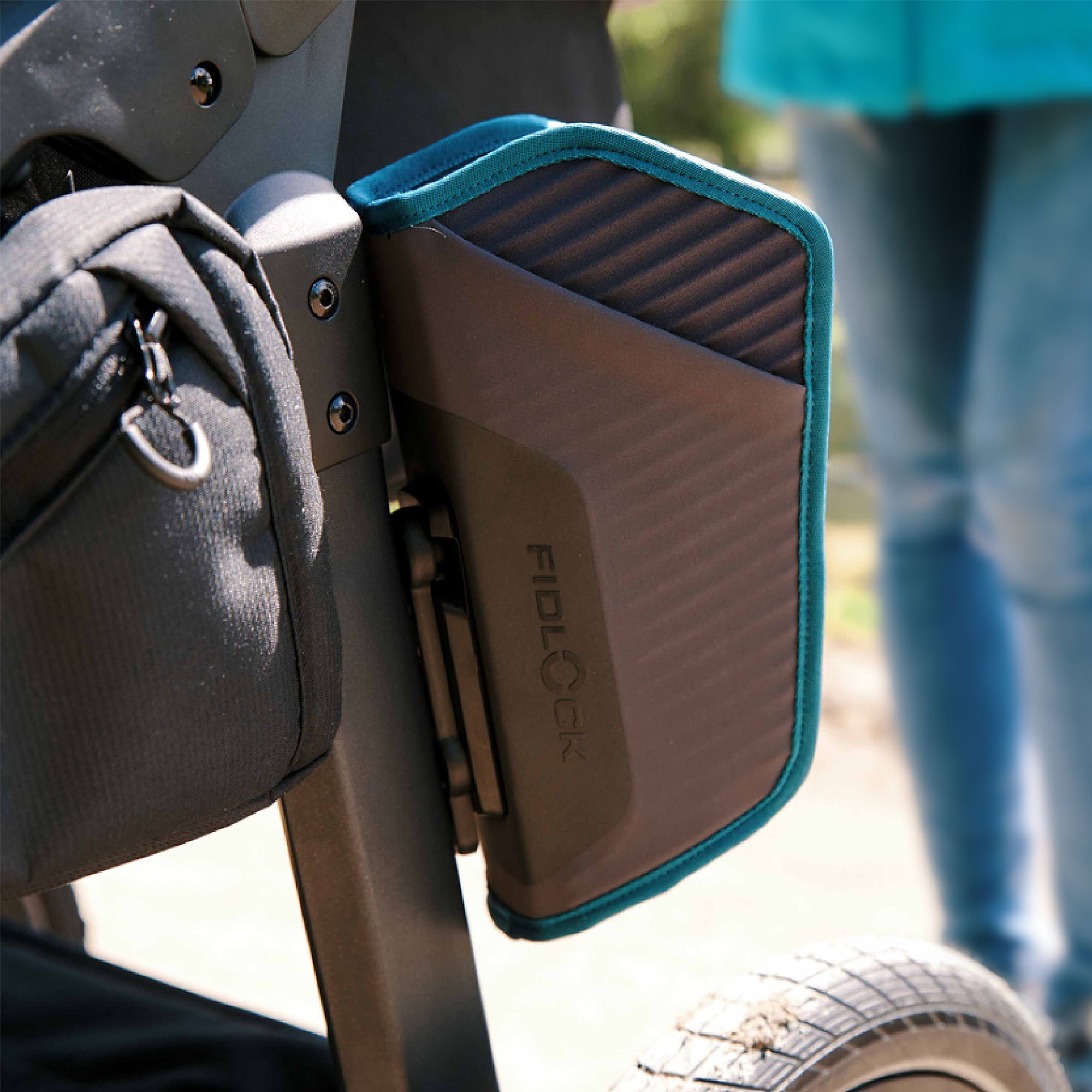 Magnet-Tasche FIDLOCK TWIST essential bag BLUE inkl. bike base