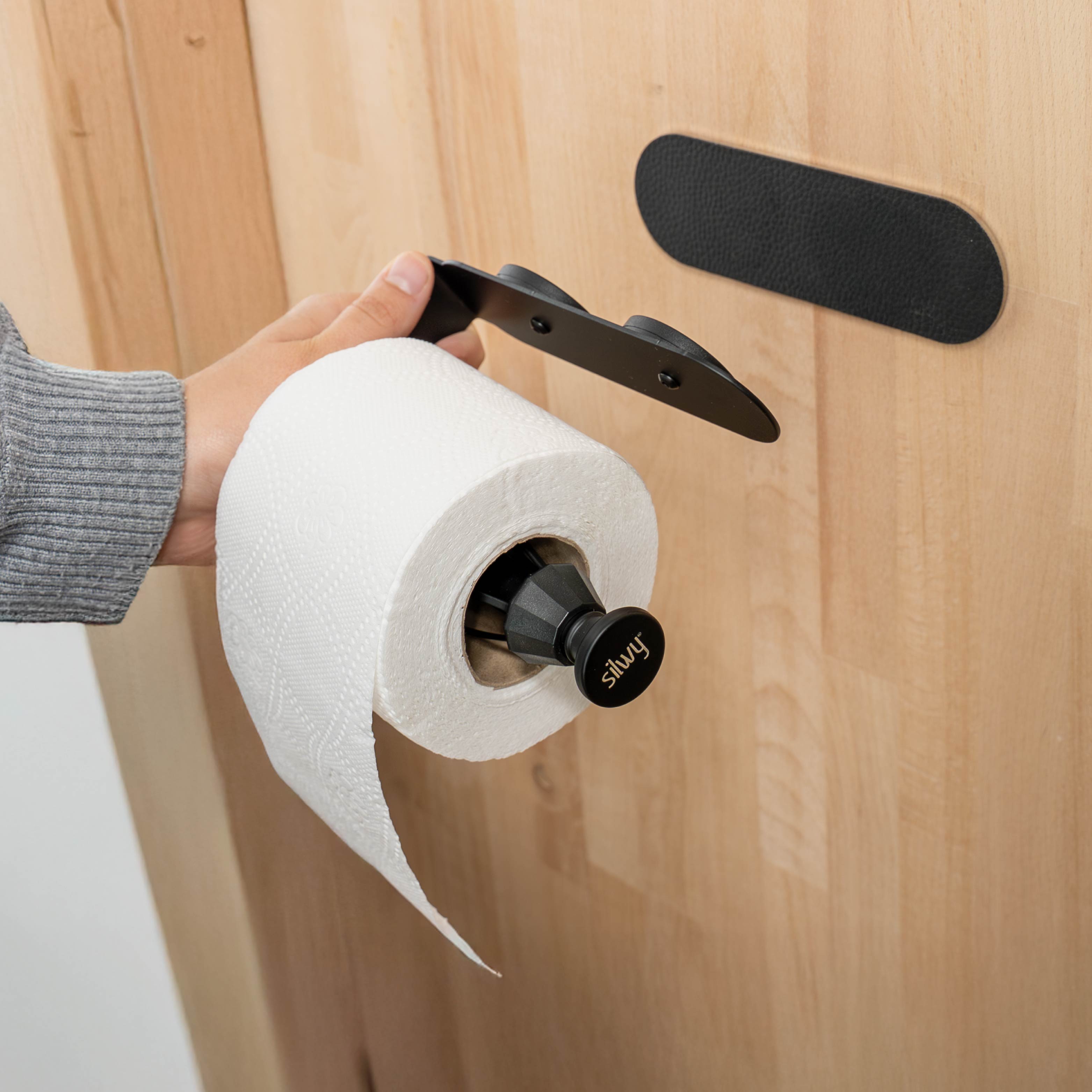 Toilettenpapierhalter abnehmen von Leiste