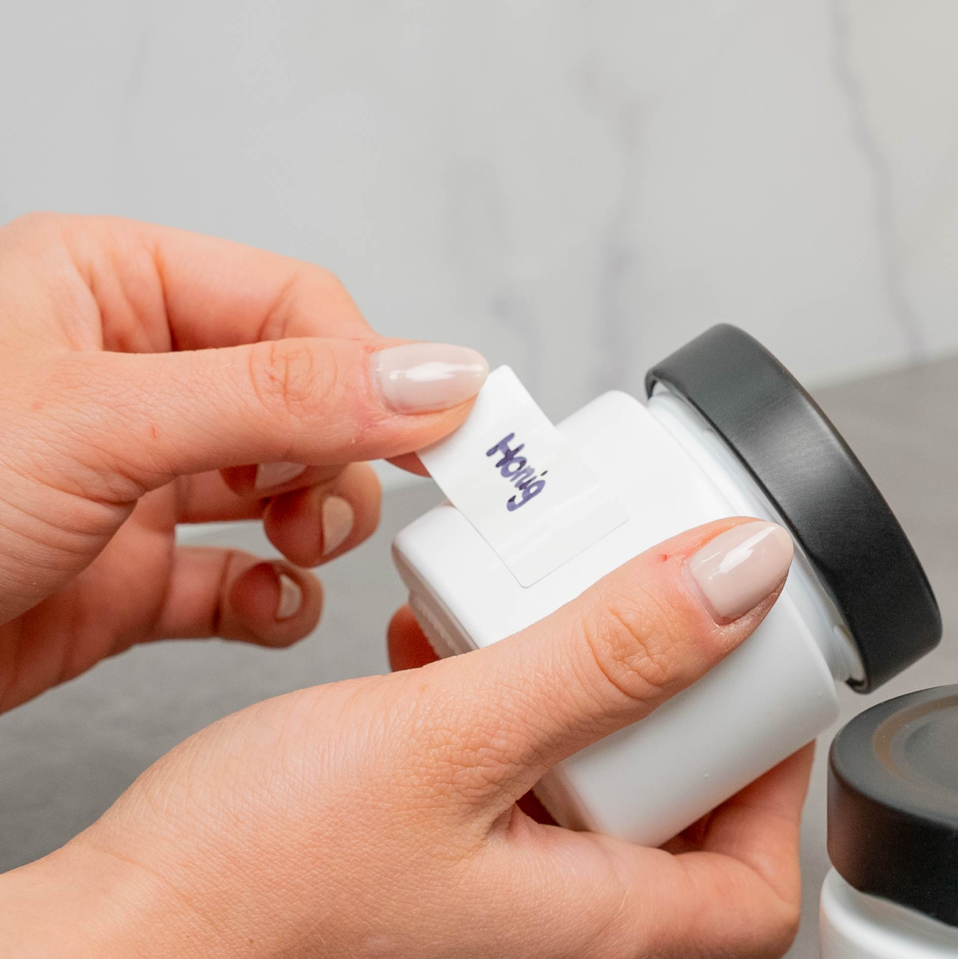 Nahaufnahme Magnet-Feinkostglas