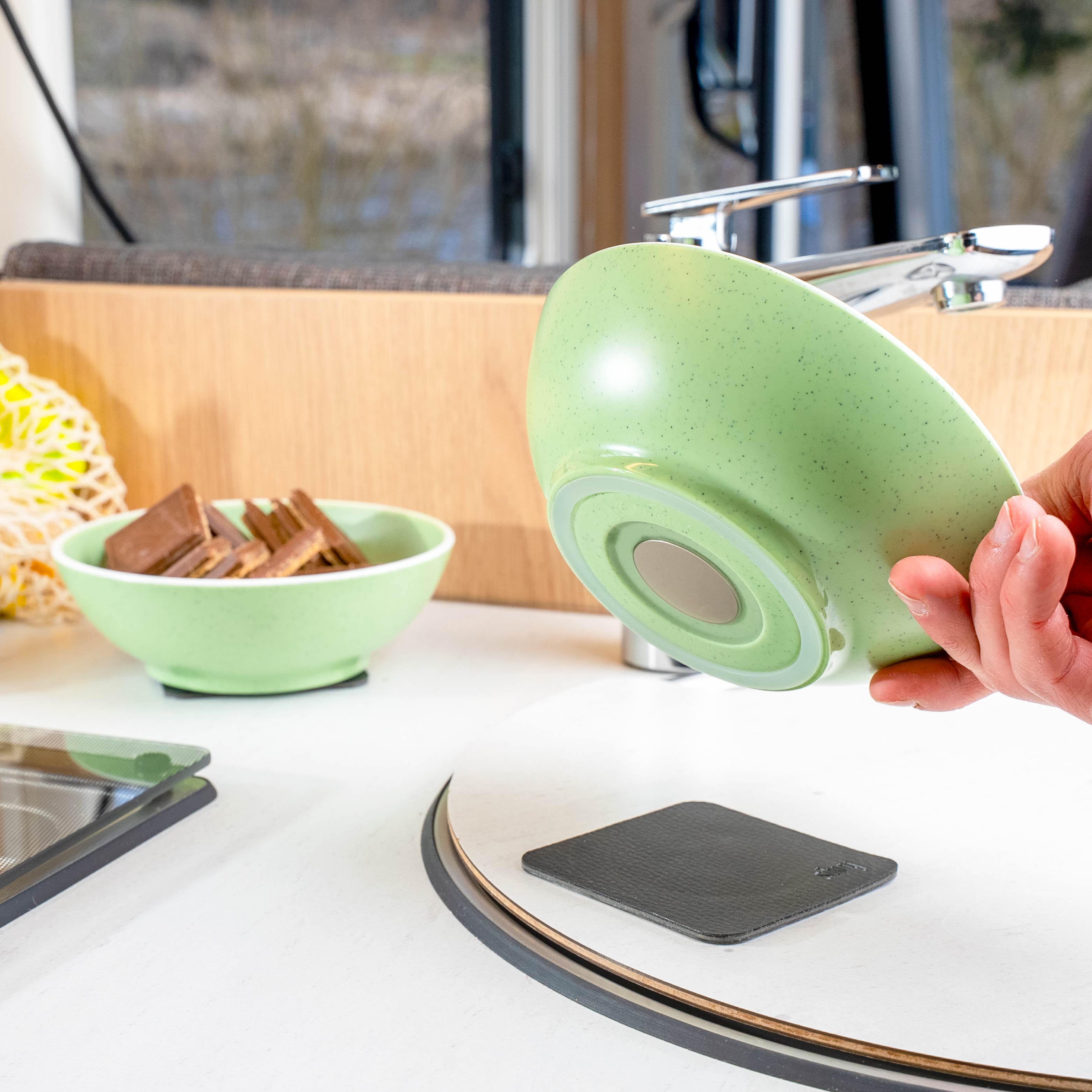 Kunststoff-Bowls auf Pad , Magnet sichtbar