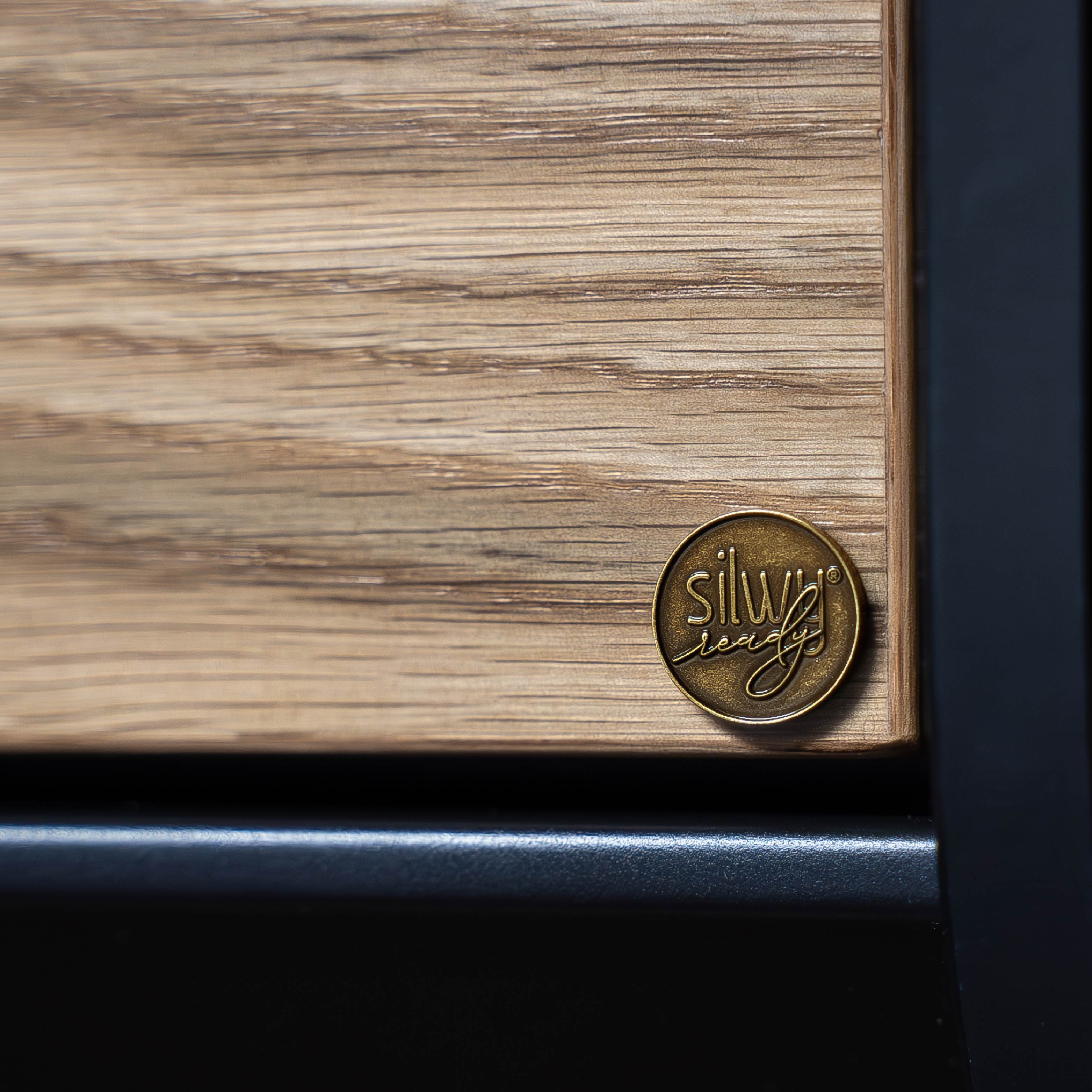 Nahaufnahme silwy READY Emblem