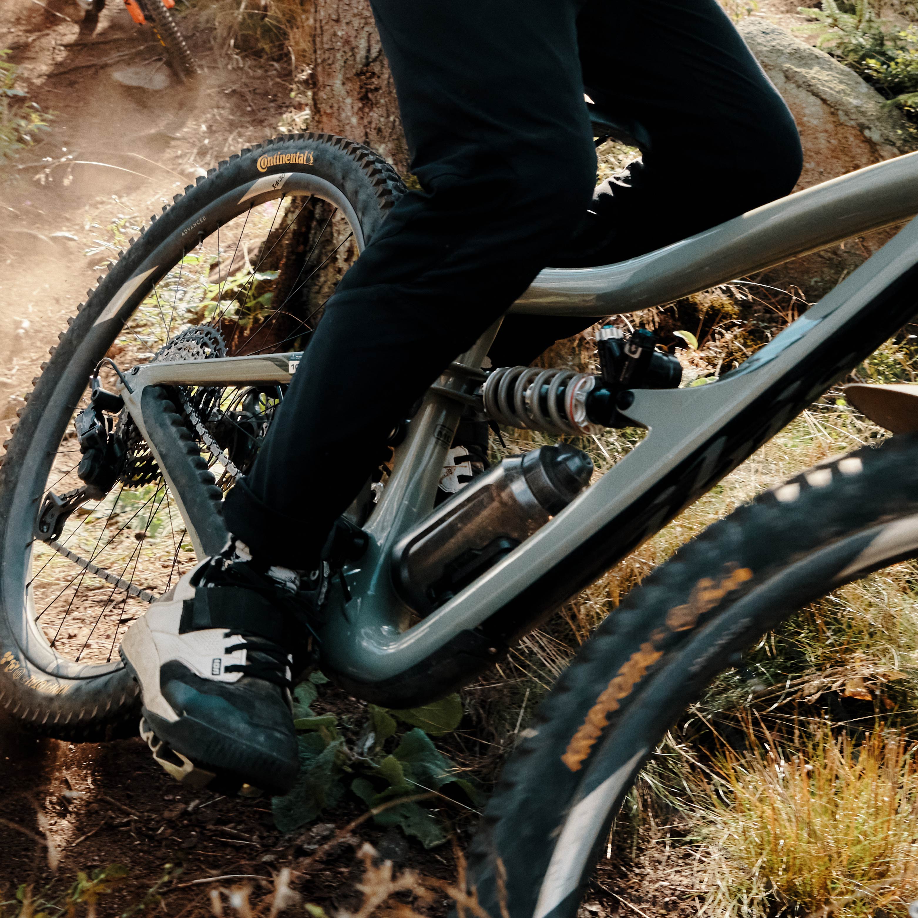 Magnet-Flasche FIDLOCK TWIST bottle 750 compact inkl. bike base