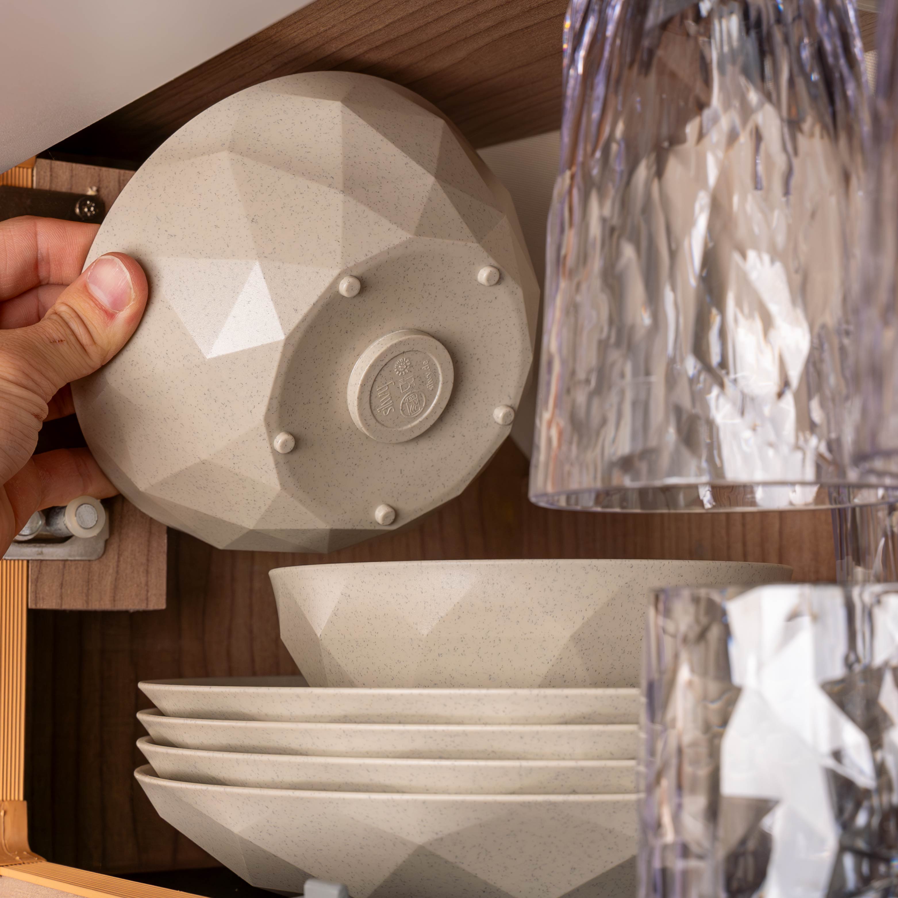 Nahaufnahme Magnet in Kunststoffbowl 