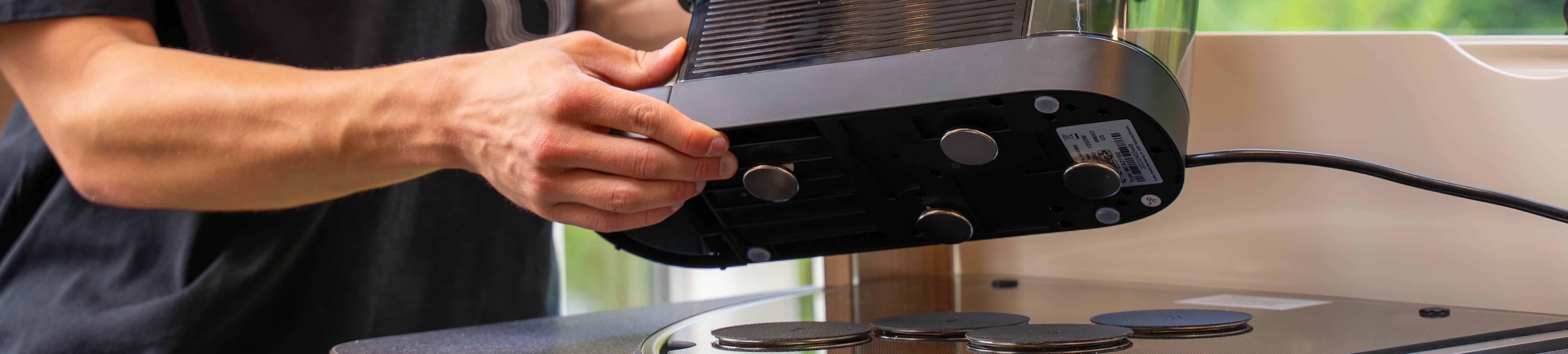 Kaffeemaschine mit Power-Magneten werden mit Metall-Nano-Gel-Pads kombiniert