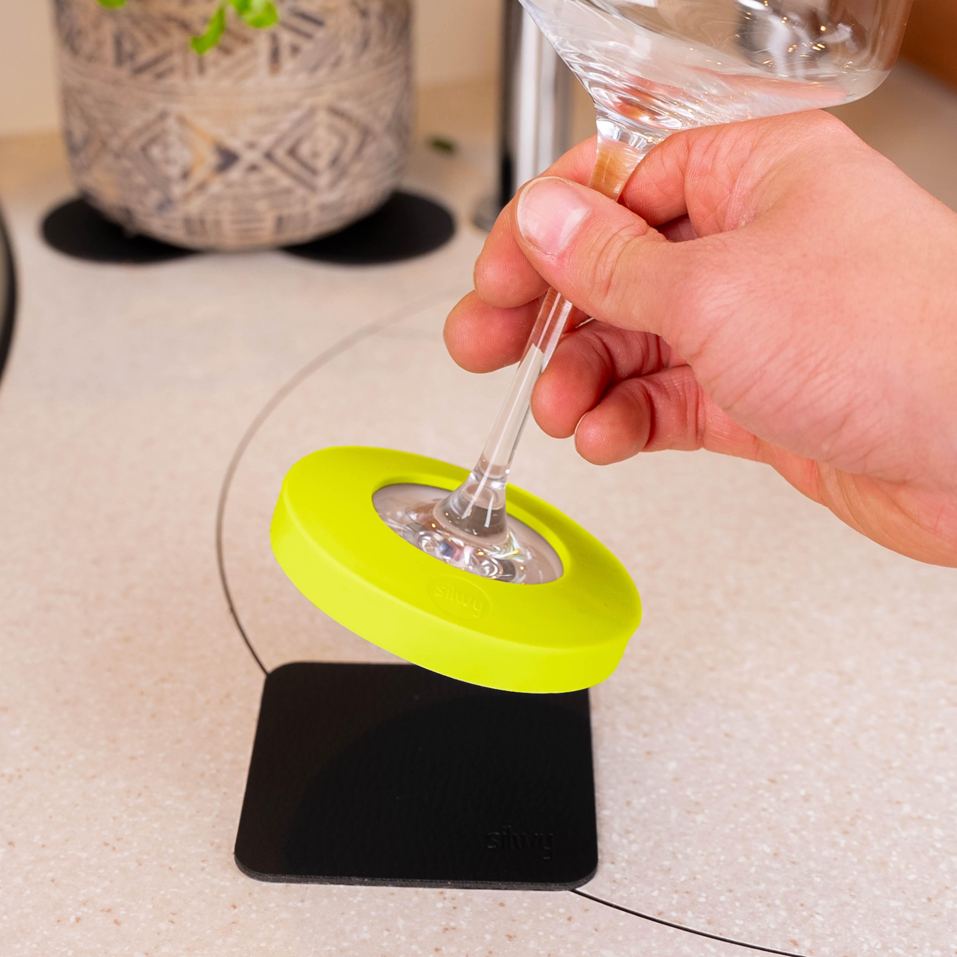 Magnet-Adapter gelb mit zugehörigem Pad 