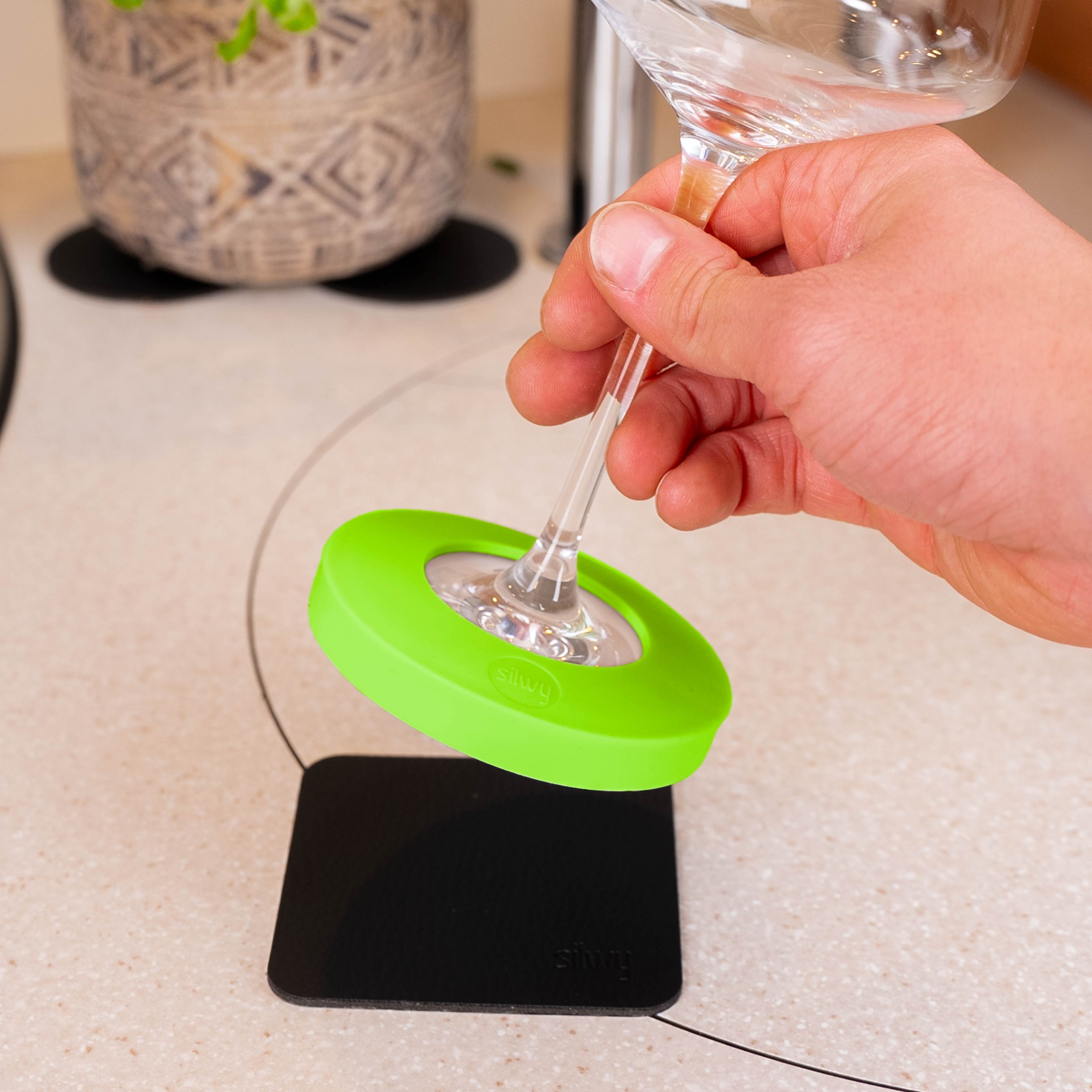 Magnet-Adapter für Stielgläser grün inkl. Metall-Nano-Gel-Pad 