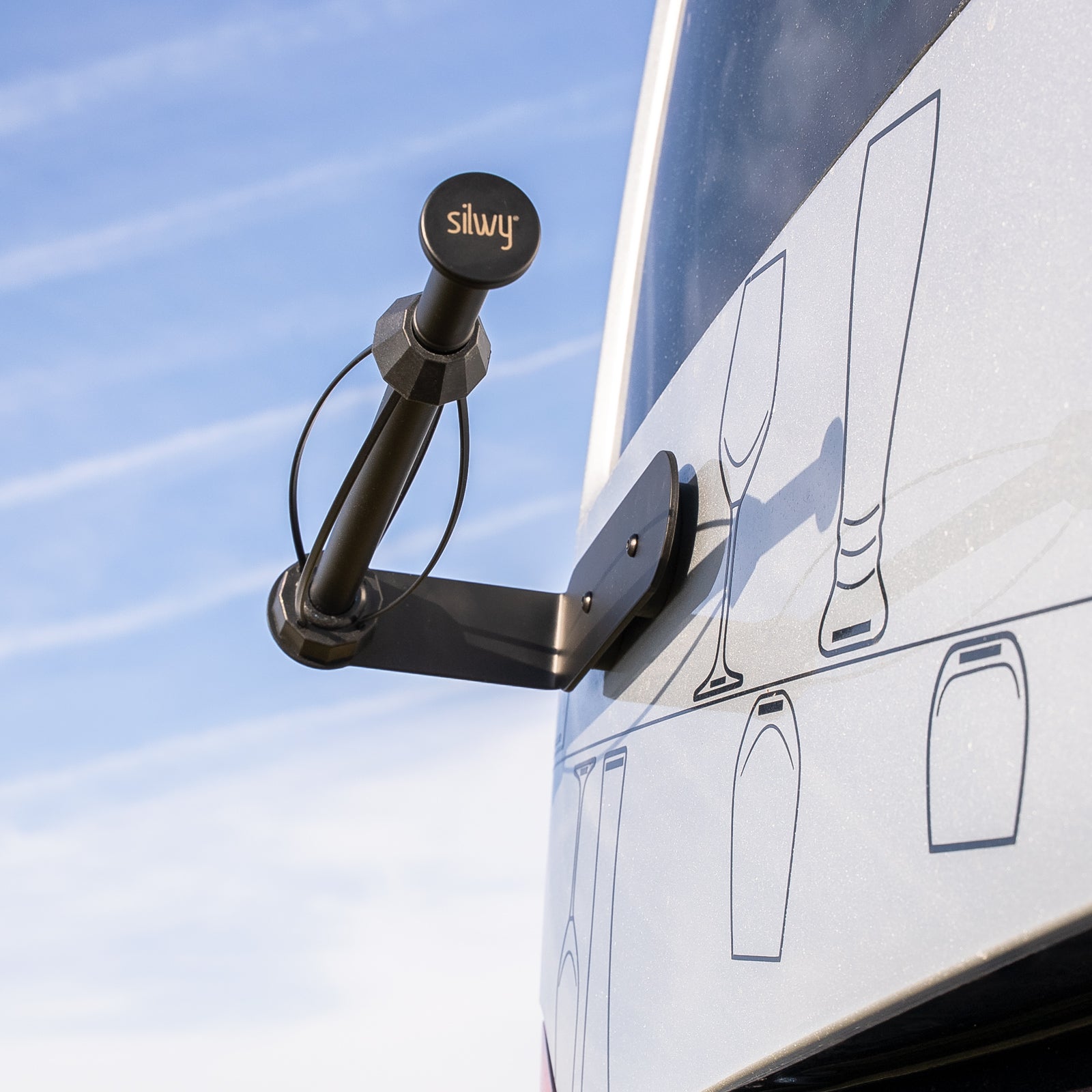 Küchenrollenhalter an Karosserie fixiert