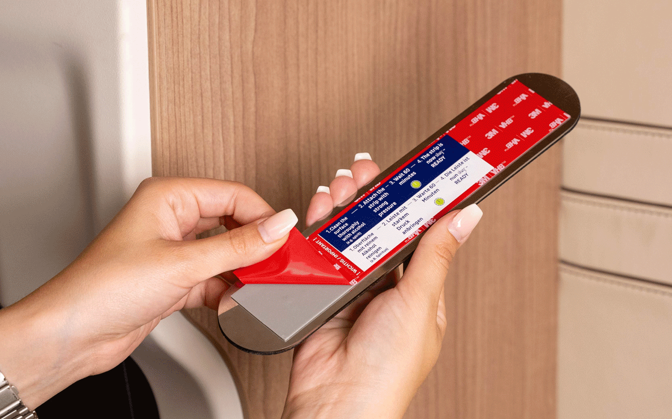 GIF Anbringen von Metall-Leiste 