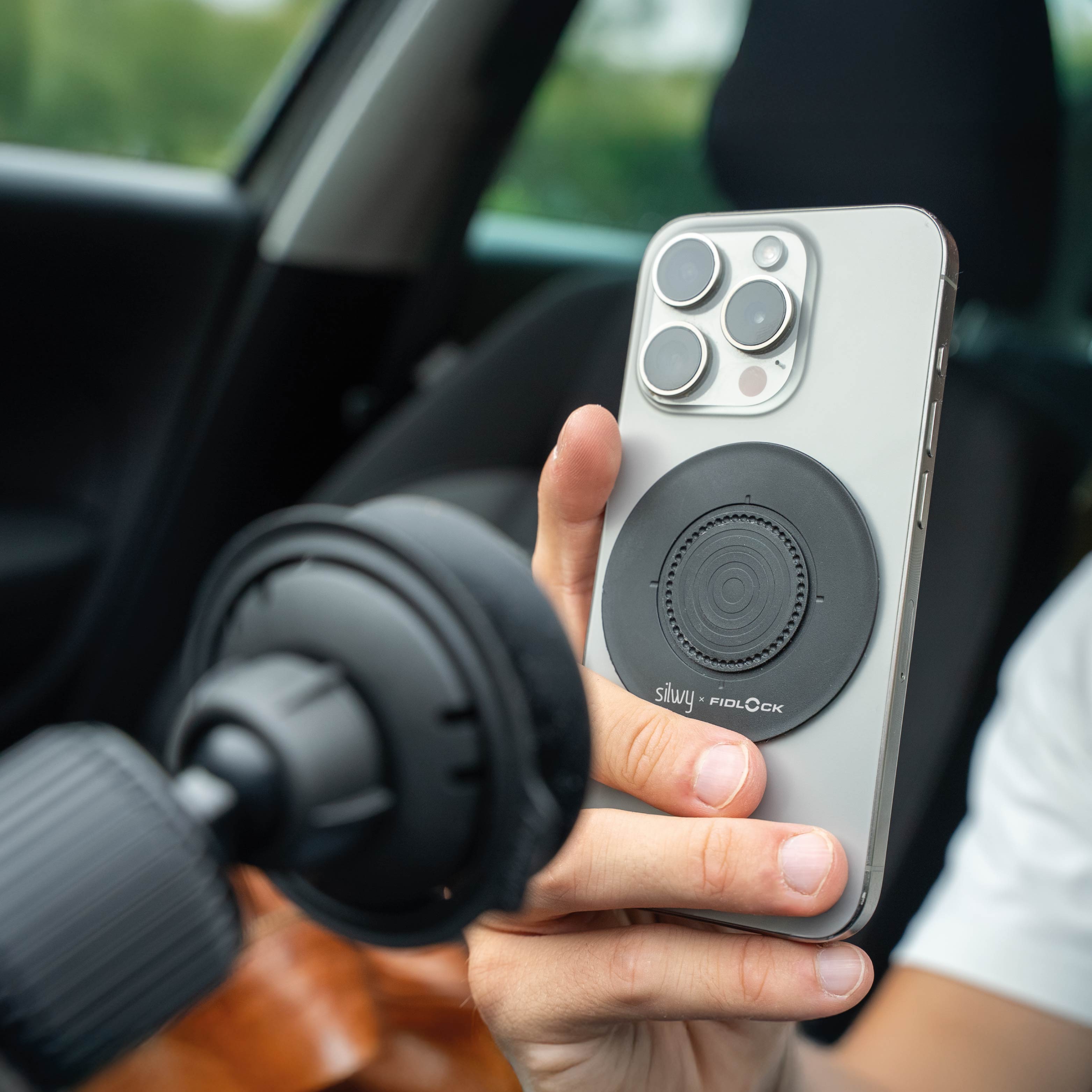 Magnet-VACUUM-Handyhalterung UNIVERSAL für Auto-Lüftungsgitter inkl. Magnet-VACUUM-Patch