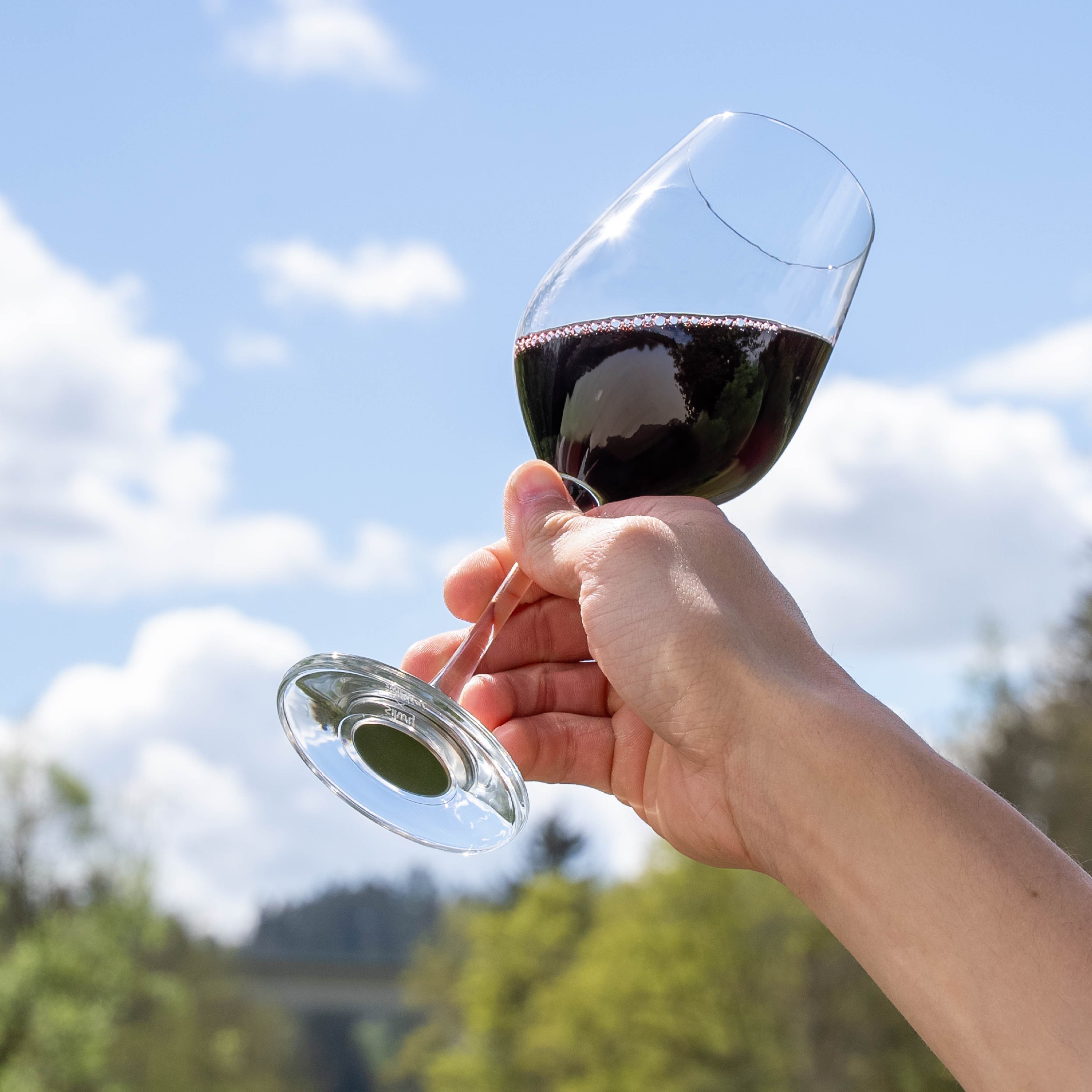 Per Hand vergossener Magnet im Boden 