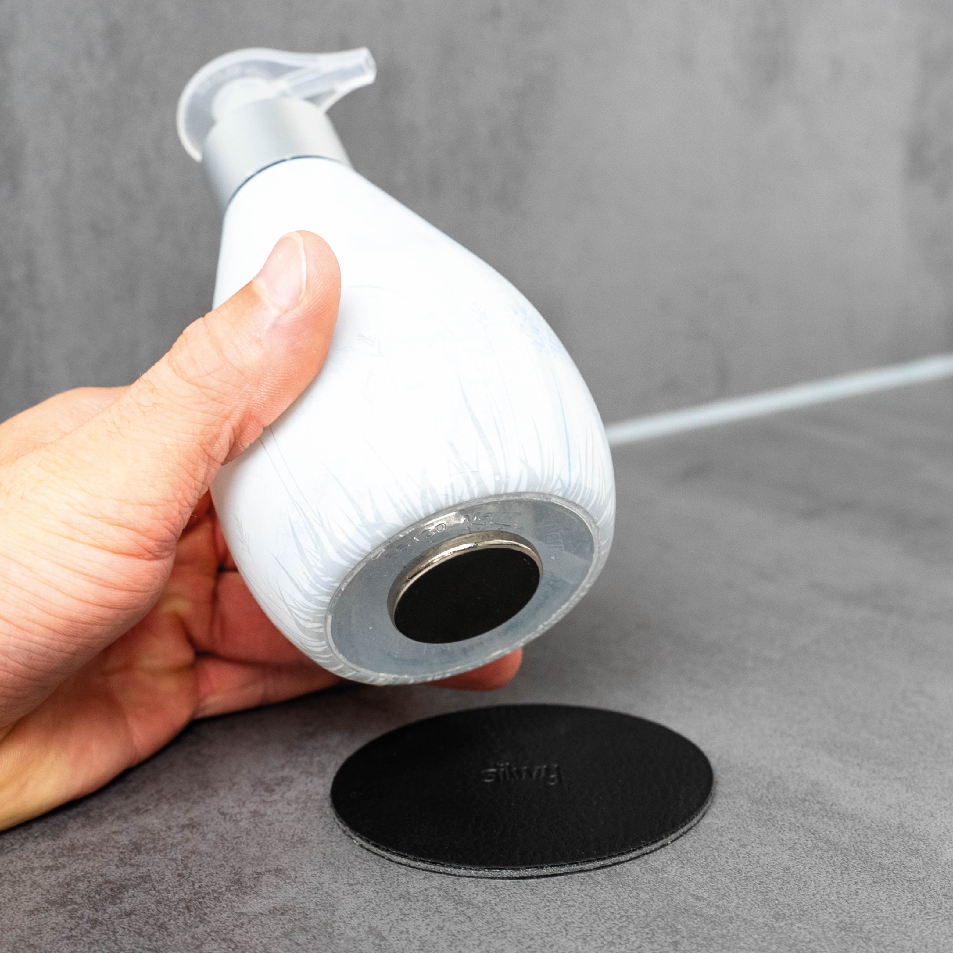 rundes Metall-Nano-Gel-Pad und Seifenspender mit Magnet am Boden 