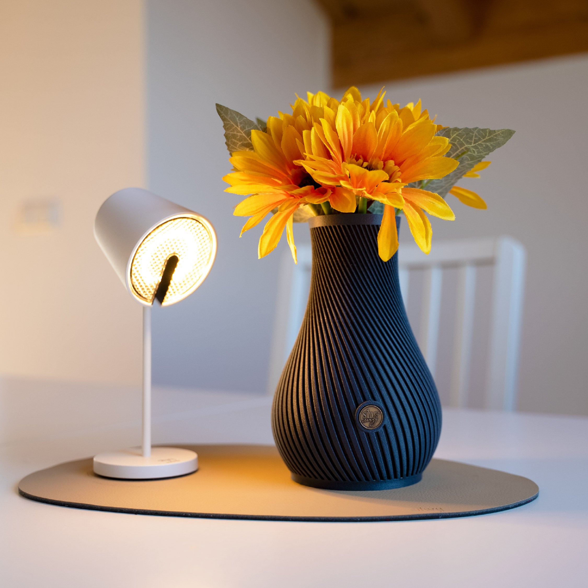 Vase magnétique PURE GRIS FONCÉ