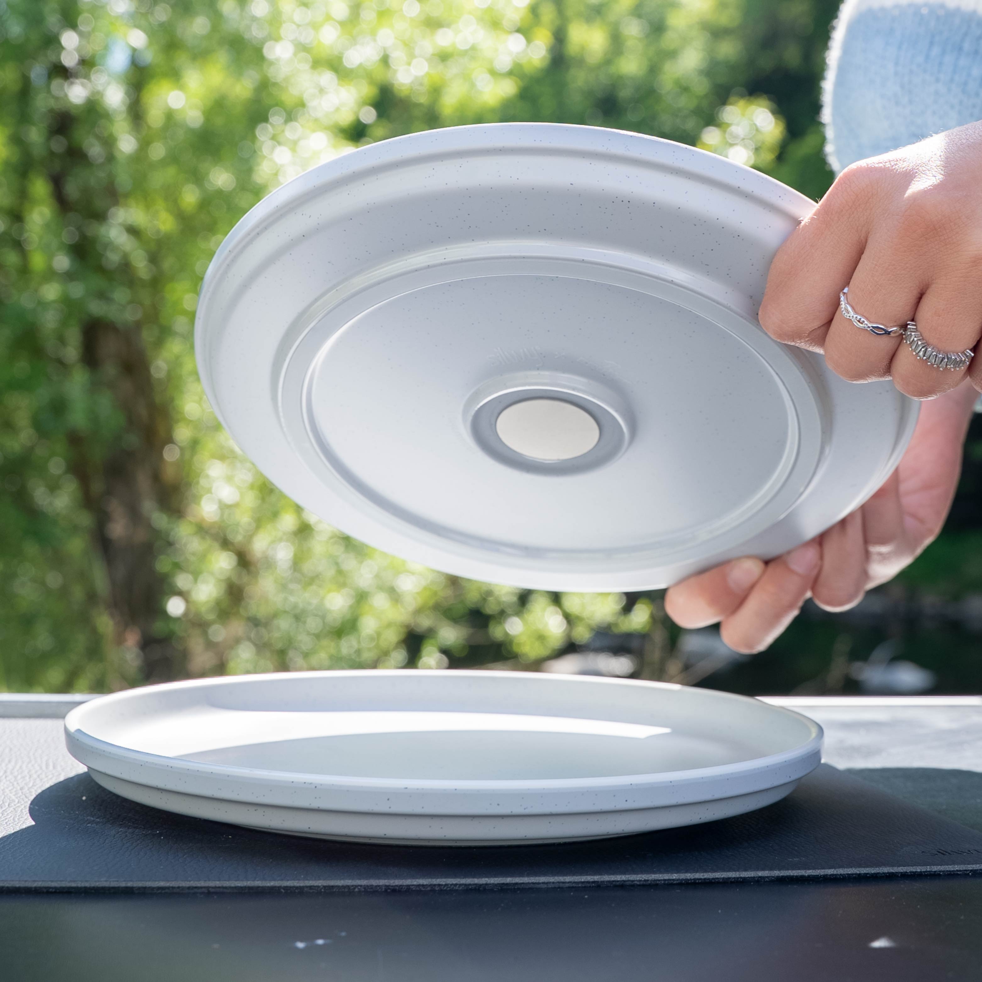 Kunststoff-Teller White auf Matte