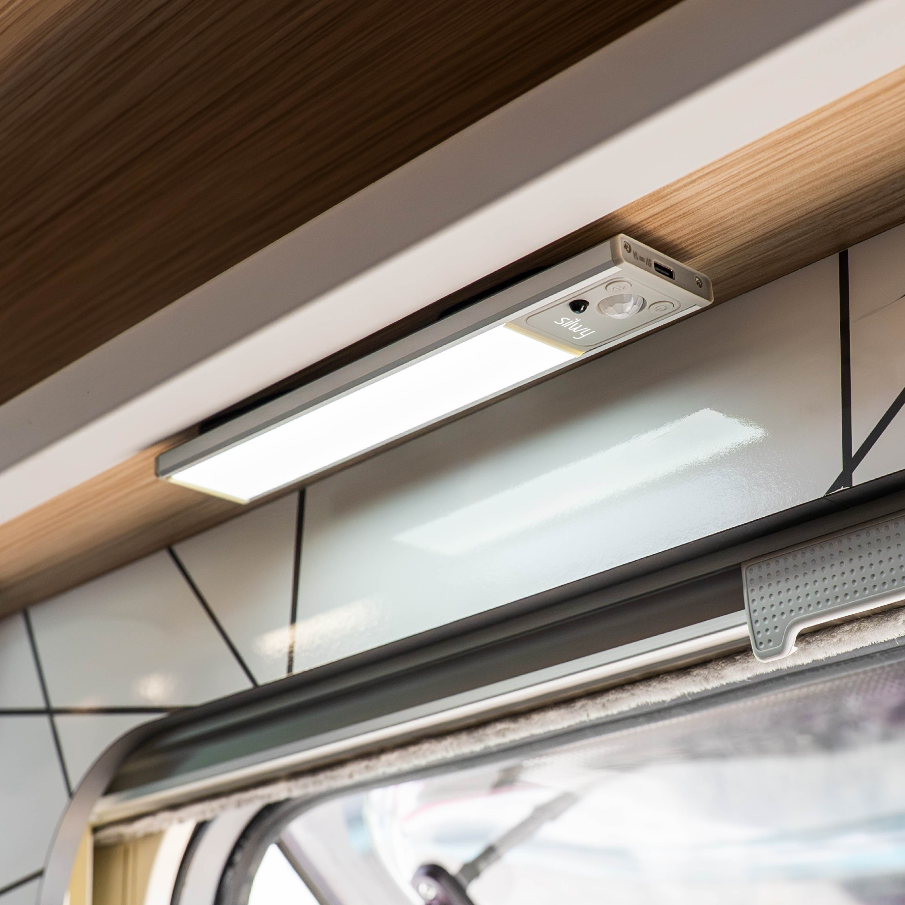 Lampe de sous-meuble magnétique DIY avec tampons inclus
