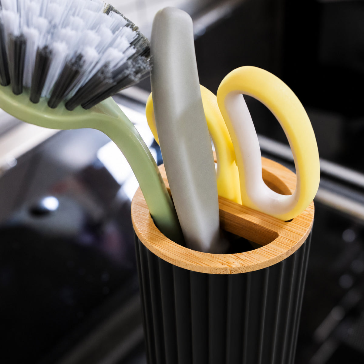 Bicchiere magnetico per spazzolini BLACK incluso il pad