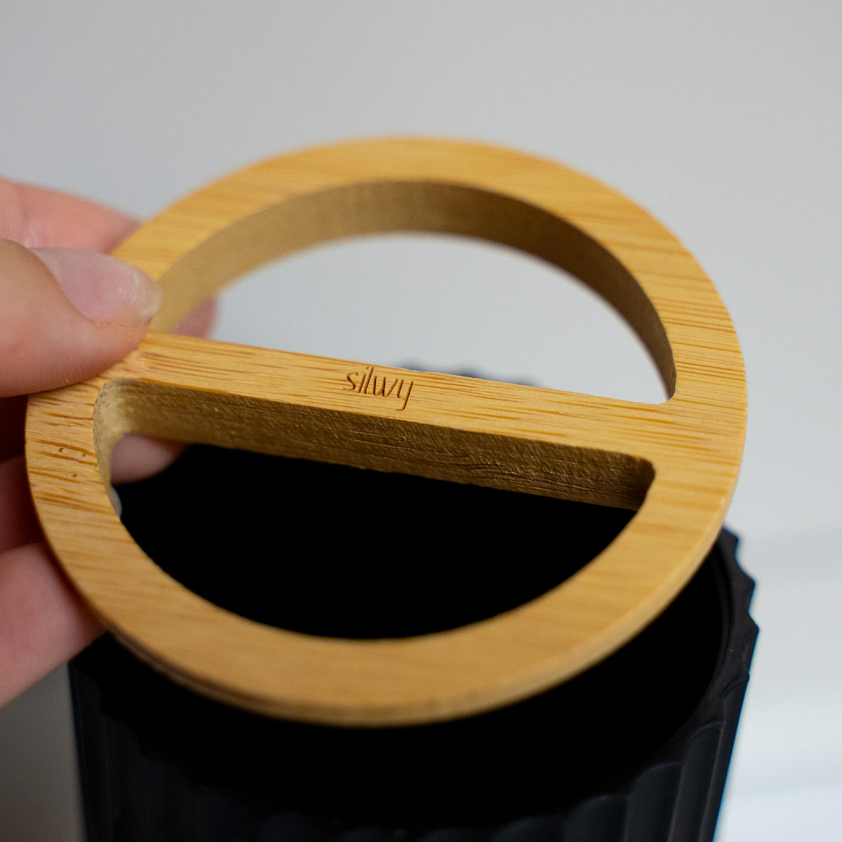 Bicchiere magnetico per spazzolini BLACK incluso il pad