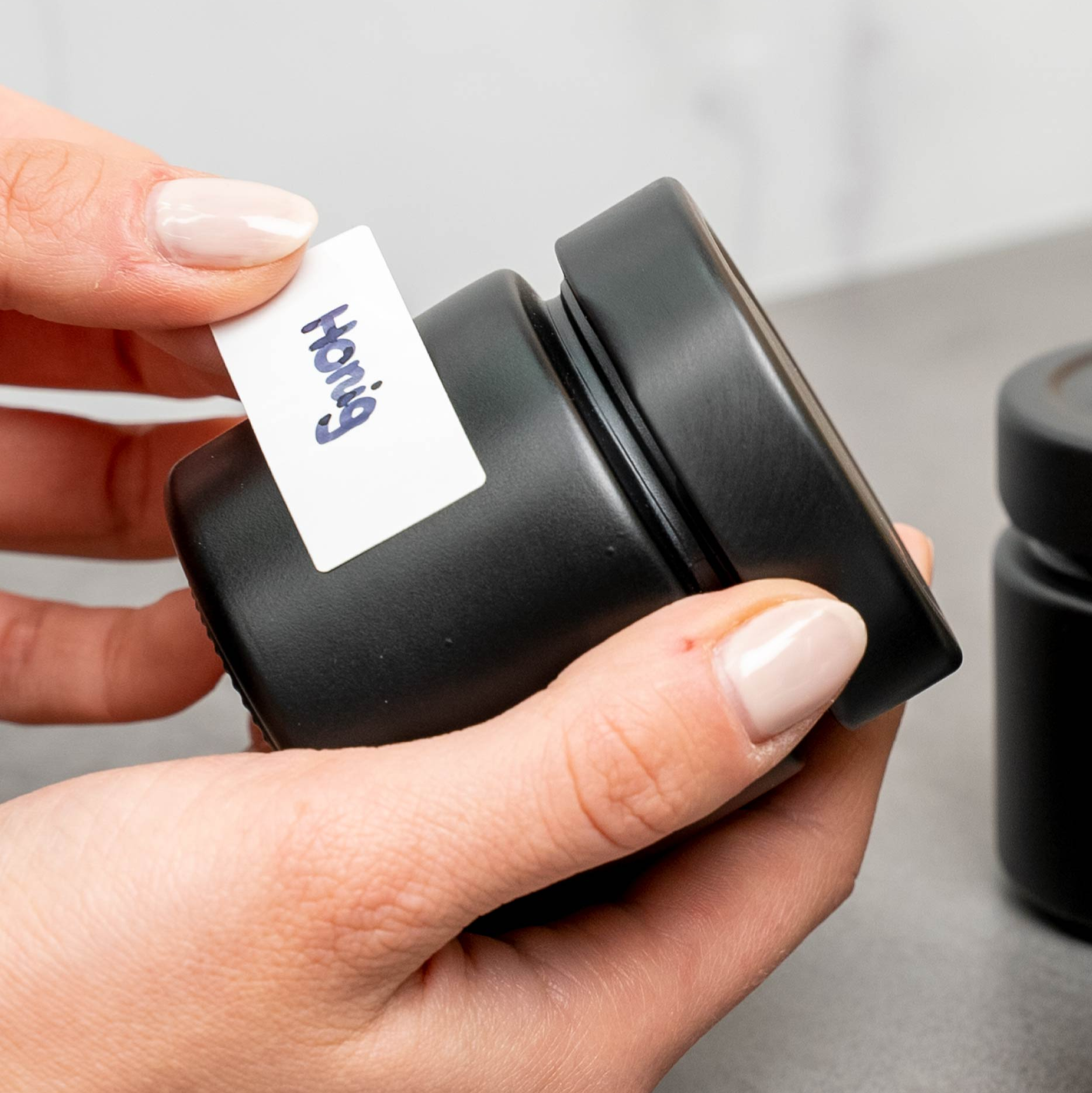 Nahaufnahme Magnet-Feinkostglas