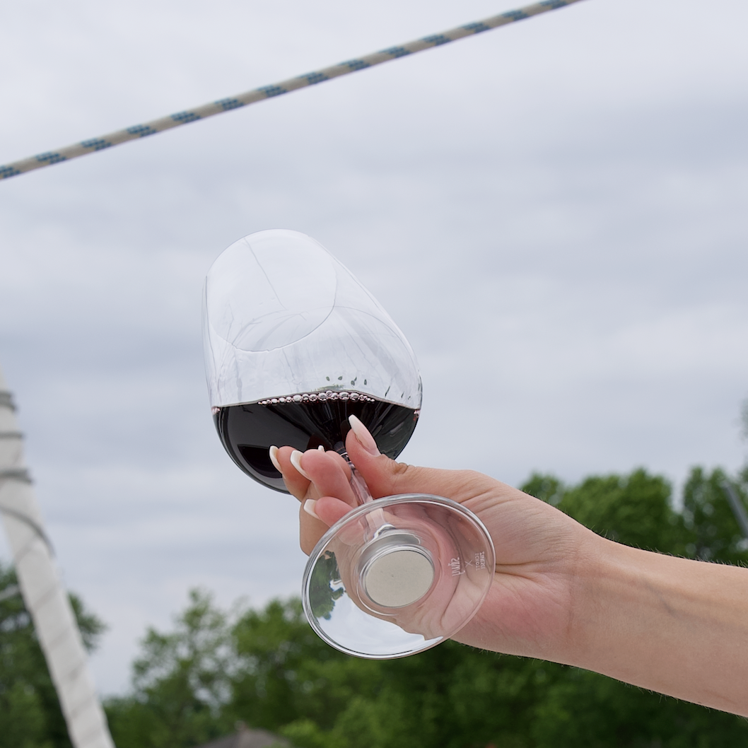 Nahaufnahme Magnet im Boden